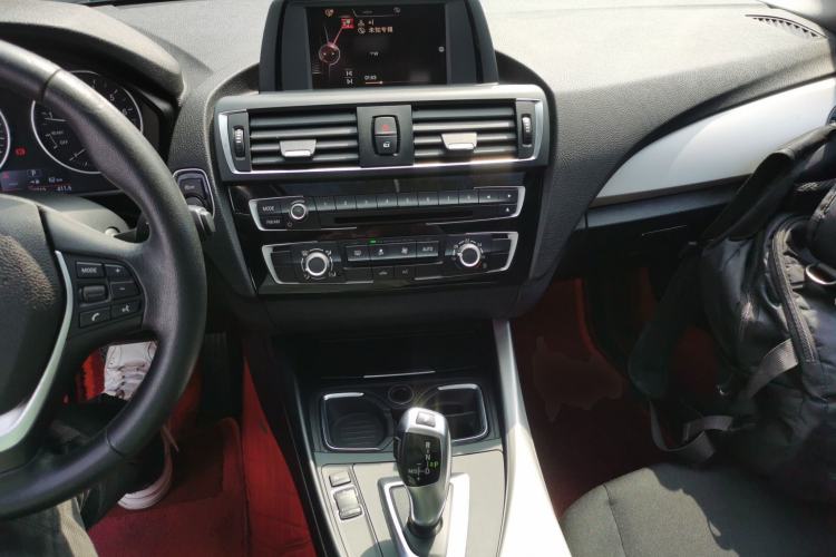 Used BMW 1 Series 2015 118i Leading Model Center Console
