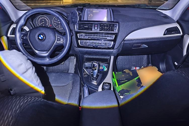 Used BMW 1 Series 2015 118i Leading Model Center Console