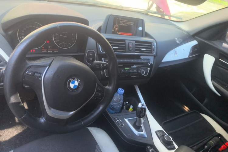 Used BMW 1 Series 2015 118i Leading Model Center Console