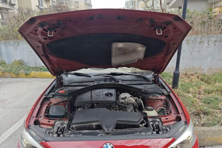 Used BMW 1 Series 2015 118i Leading Model Engine Bay