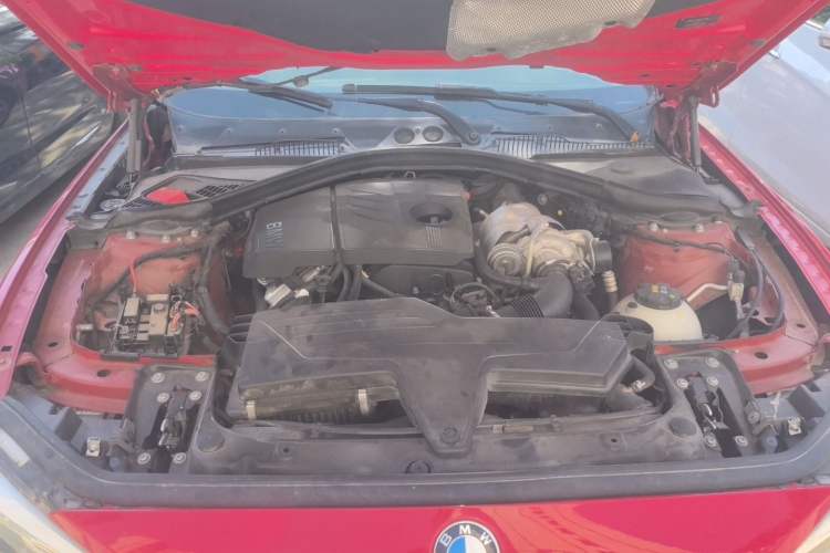 Used BMW 1 Series 2015 118i Leading Model Engine Bay