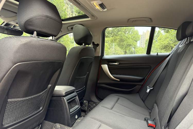 Used BMW 1 Series 2015 118i Leading Model Exterior 4