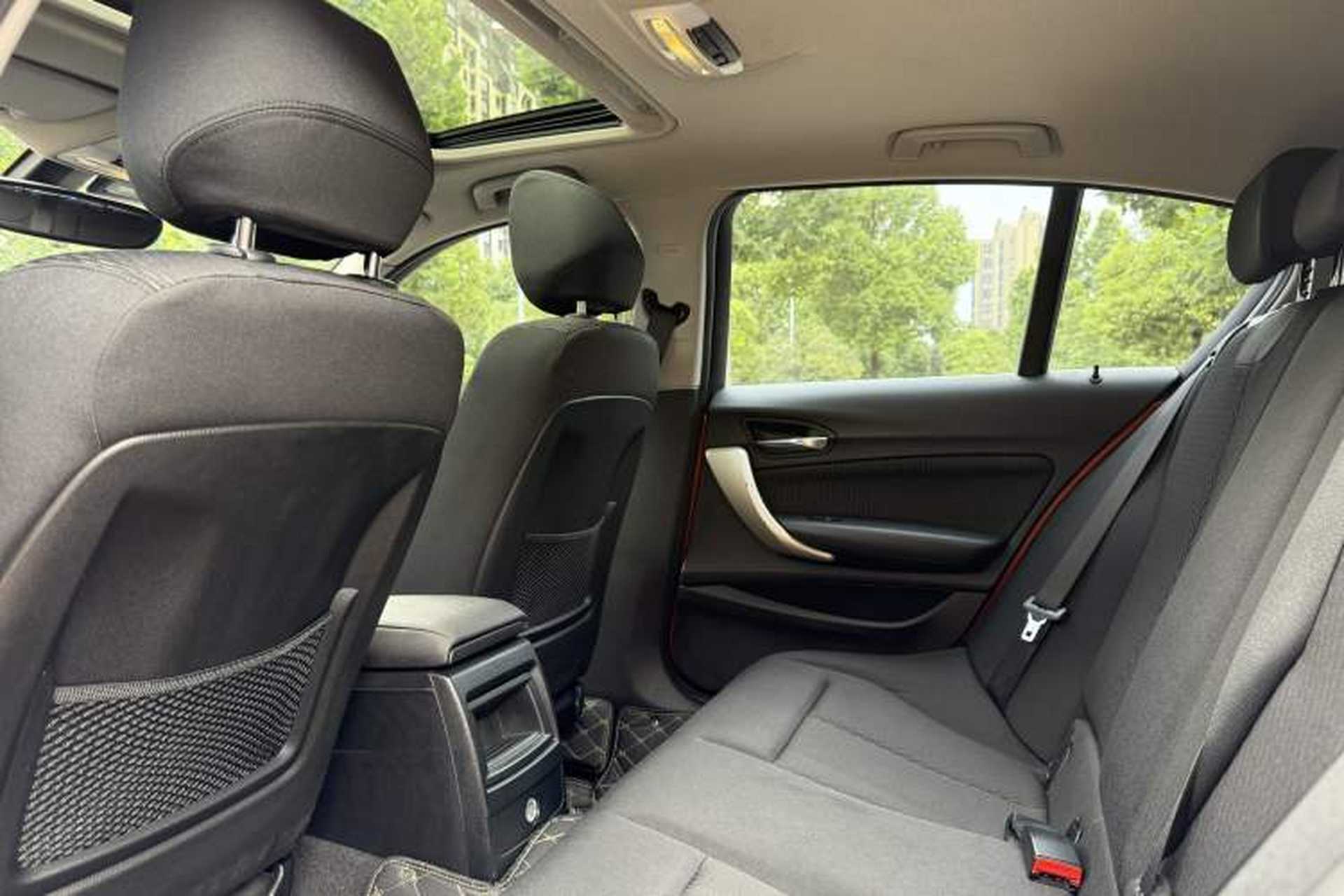 Used BMW 1 Series 2015 118i Leading Model Exterior 4