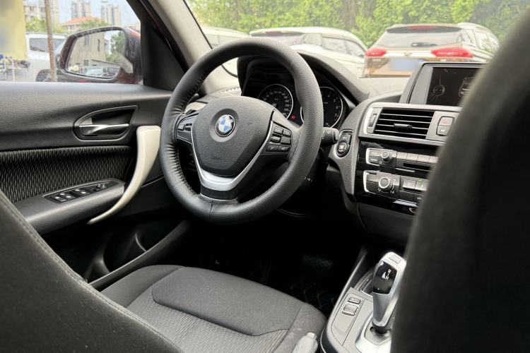 Used BMW 1 Series 2015 118i Leading Model Exterior 5