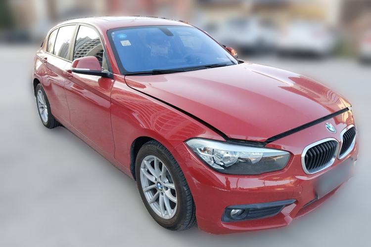 Used BMW 1 Series 2015 118i Leading Model Front Right 45 Deg