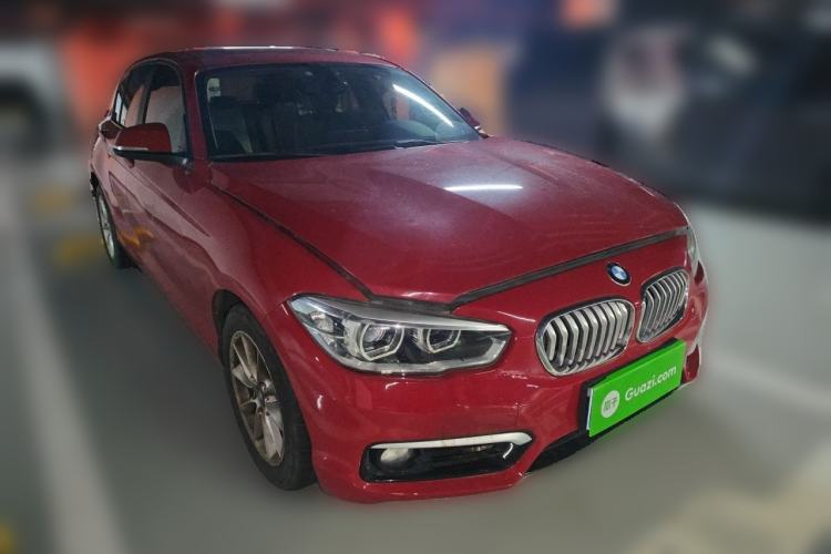 Used BMW 1 Series 2015 118i Urban Design Package Front Right 45 Deg