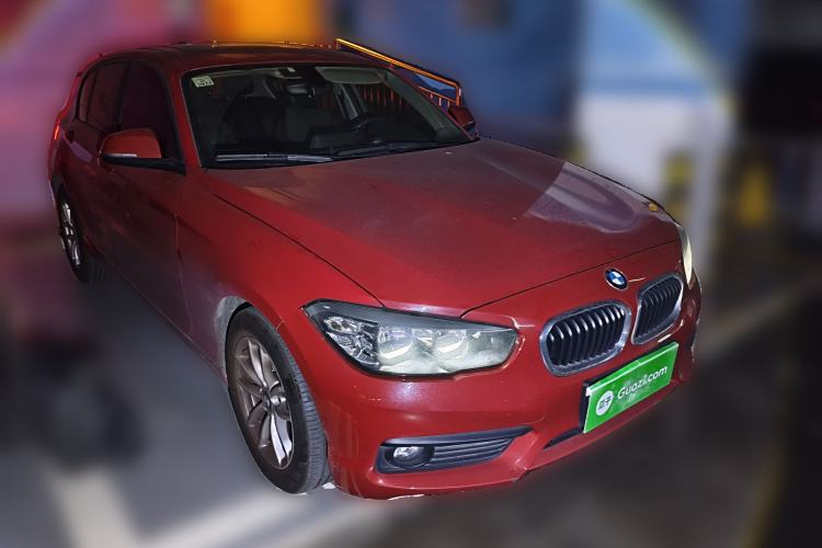 Used BMW 1 Series 2015 118i Leading Model Front Right 45 Deg
