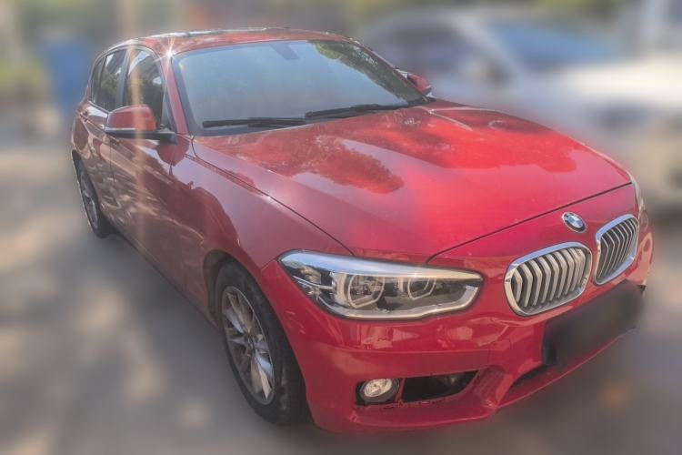 Used BMW 1 Series 2015 118i Leading Model Front Right 45 Deg