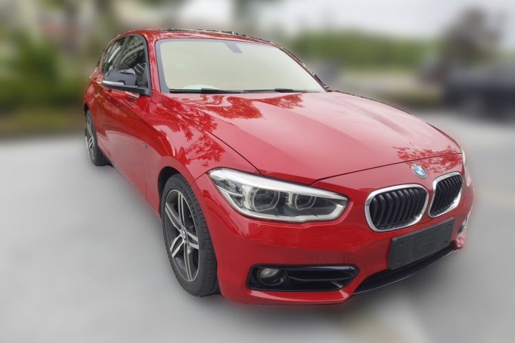 Used BMW 1 Series 2015 120i Sport Design Package Front Right 45 Deg