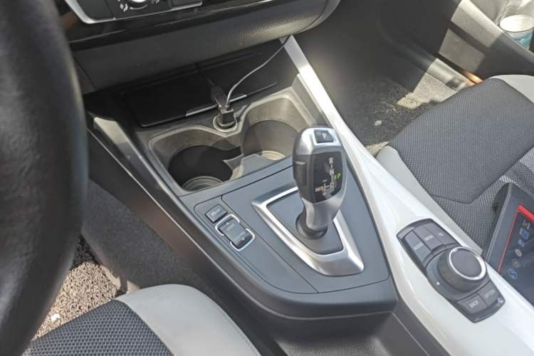 Used BMW 1 Series 2015 118i Urban Design Package Gear Lever