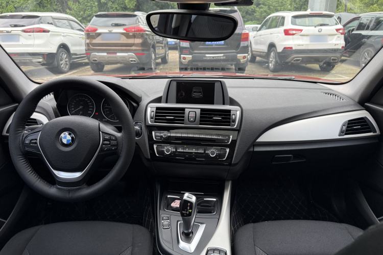Used BMW 1 Series 2015 118i Leading Model Interior 1