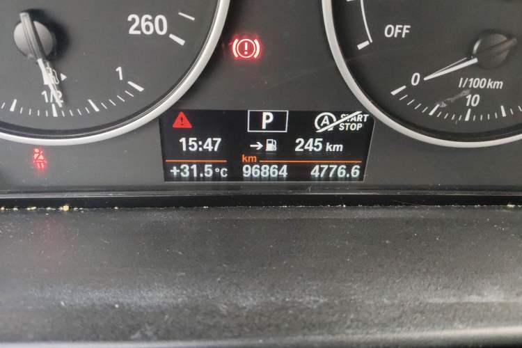 Used BMW 1 Series 2015 118i Leading Model Odometer Close Up