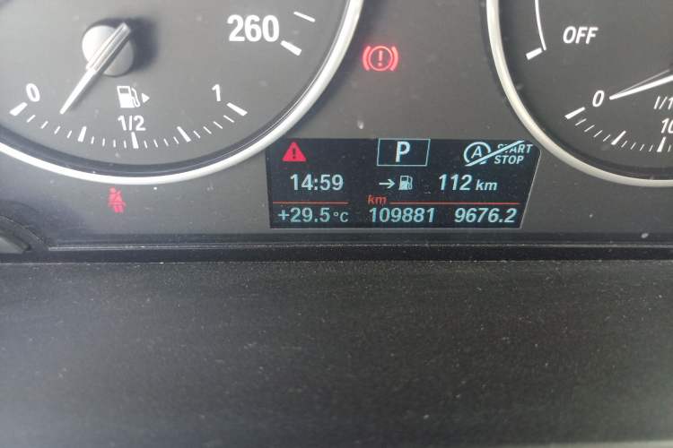 Used BMW 1 Series 2015 118i Leading Model Odometer Close Up