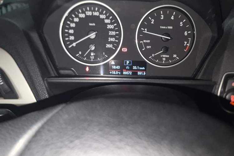 Used BMW 1 Series 2015 118i Leading Model Odometer Close Up