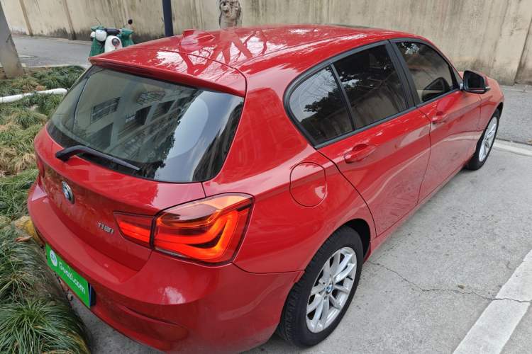Used BMW 1 Series 2015 118i Leading Model Rear Right 45 Deg