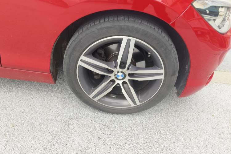 Used BMW 1 Series 2015 120i Sport Design Package Right Front Wheel Hub