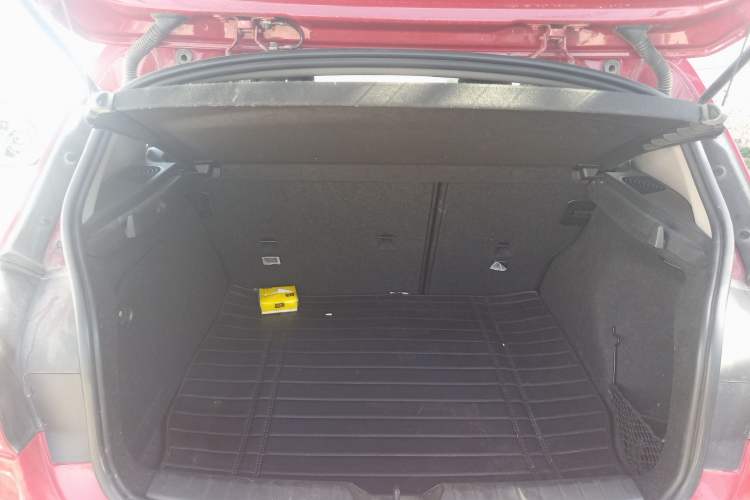 Used BMW 1 Series 2015 118i Leading Model Trunk
