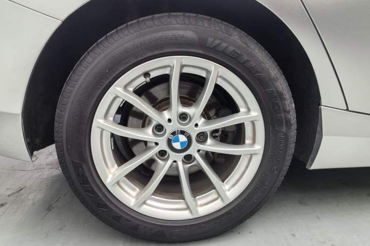 Used BMW 1 Series 2015 118i Leading Model Exterior 4