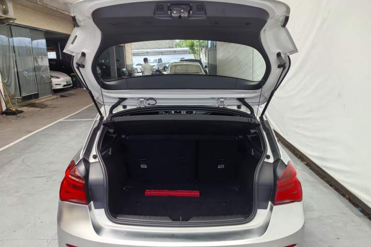 Used BMW 1 Series 2015 118i Leading Model Exterior 7