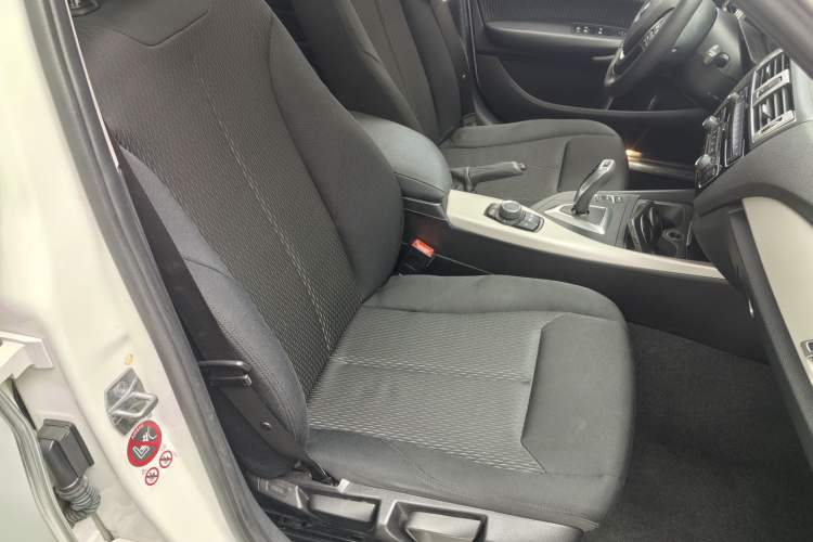Used BMW 1 Series 2015 118i Leading Model Interior 2