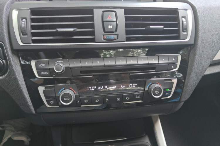 Used BMW 1 Series 2015 120i Leading Model Audio And AC Panel