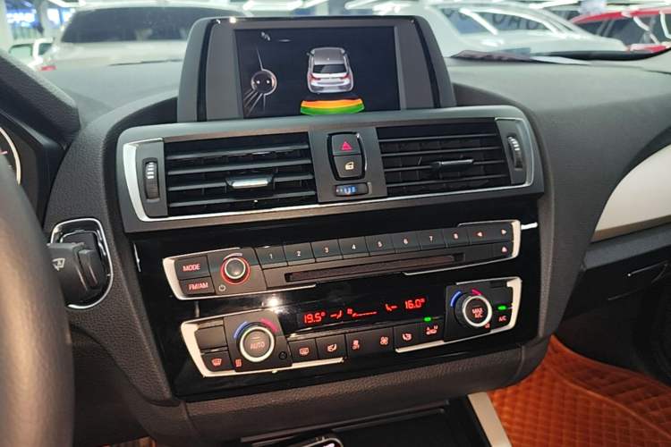 Used BMW 1 Series 2015 120i Leading Model Audio And AC Panel