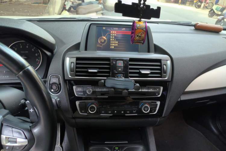 Used BMW 1 Series 2015 120i Leading Model Audio And AC Panel
