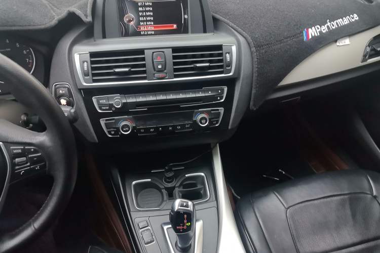 Used BMW 1 Series 2015 120i Leading Model Audio And AC Panel