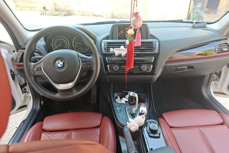 Used BMW 1 Series 2015 120i Sport Design Package Center Console
