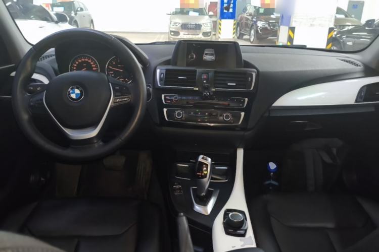 Used BMW 1 Series 2015 118i Urban Design Package Center Console