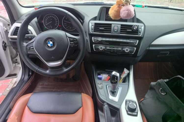Used BMW 1 Series 2015 118i Leading Model Center Console