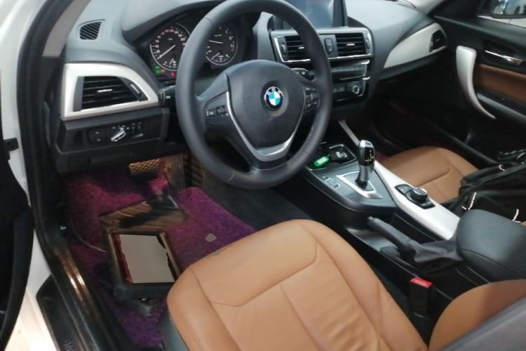 Used BMW 1 Series 2015 118i Leading Model Center Console