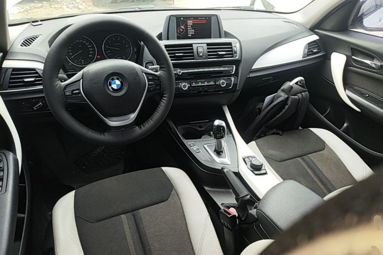 Used BMW 1 Series 2015 118i Urban Design Package Center Console