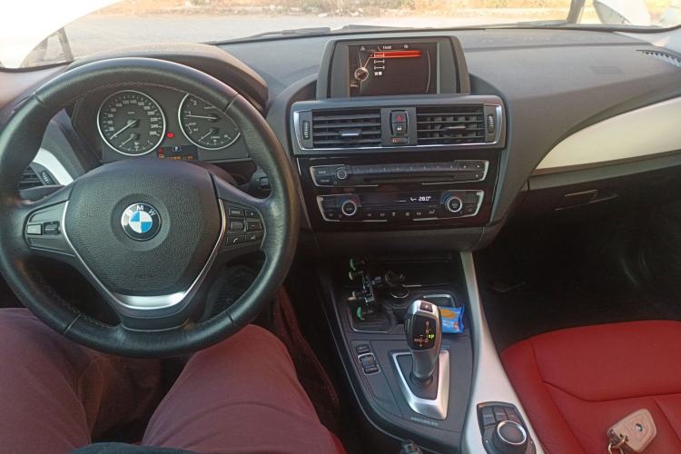 Used BMW 1 Series 2015 120i Leading Model Center Console