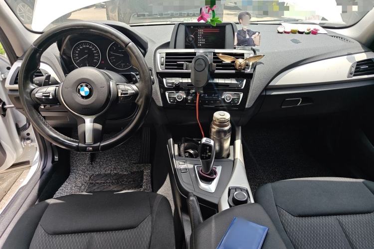 Used BMW 1 Series 2015 120i Leading Model Center Console