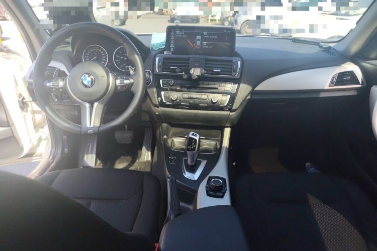Used BMW 1 Series 2015 118i Leading Model Center Console