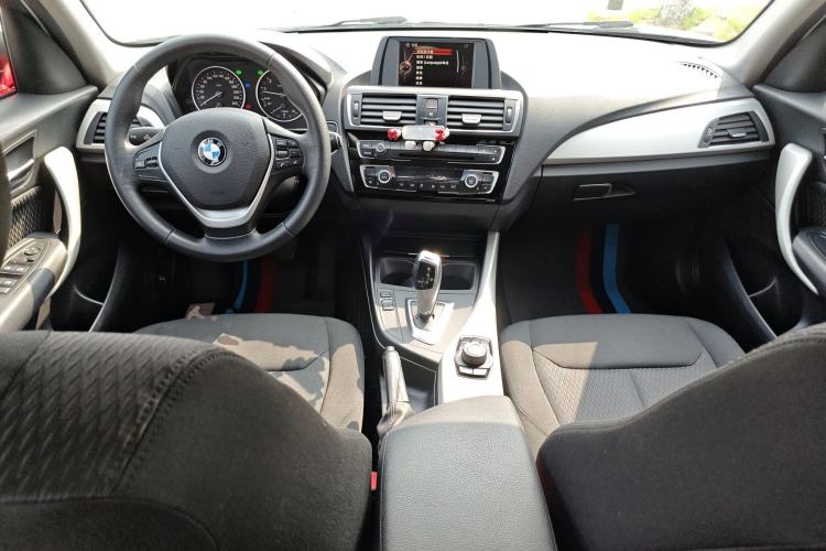 Used BMW 1 Series 2015 120i Leading Model Center Console