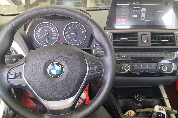 Used BMW 1 Series 2015 118i Leading Model Center Console