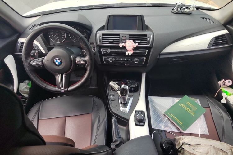 Used BMW 1 Series 2015 118i Leading Model Center Console