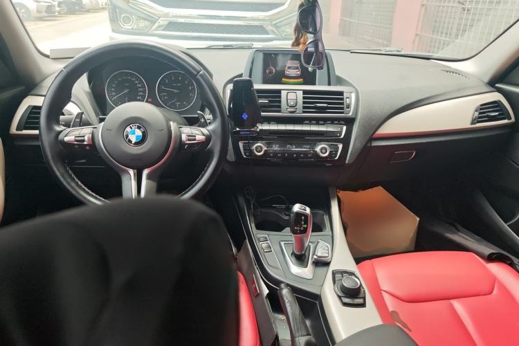Used BMW 1 Series 2015 120i Leading Model Center Console