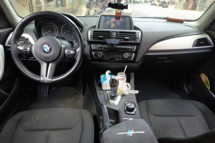 Used BMW 1 Series 2015 120i Leading Model Center Console