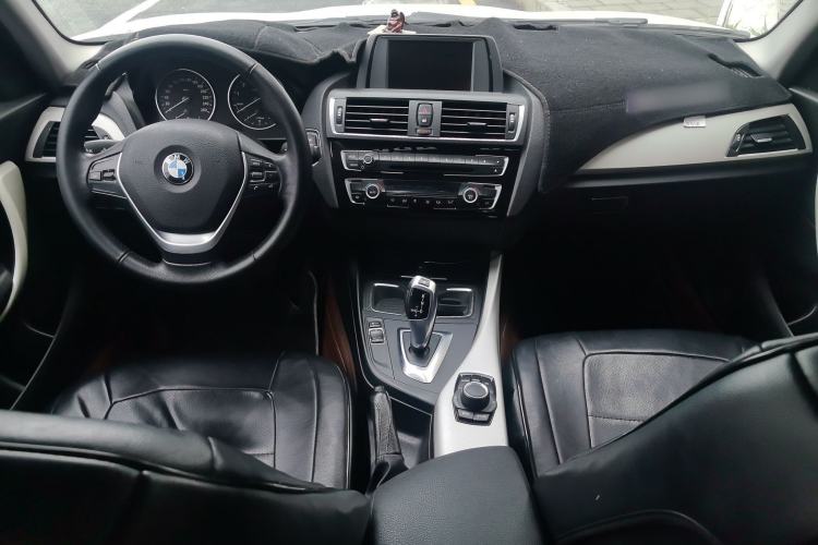 Used BMW 1 Series 2015 120i Leading Model Center Console