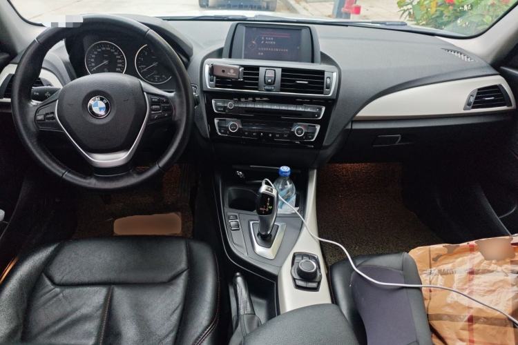 Used BMW 1 Series 2015 120i Leading Model Center Console