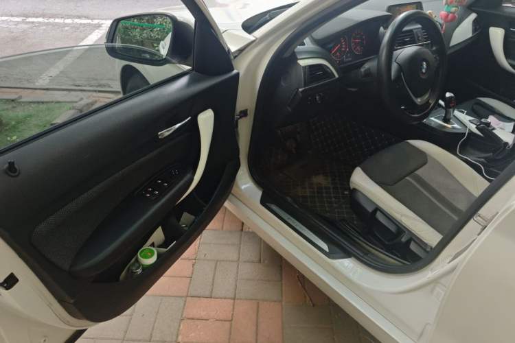Used BMW 1 Series 2015 118i Urban Design Package Driver Seat