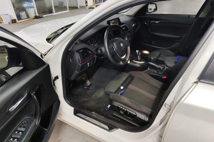 Used BMW 1 Series 2015 120i Sport Design Package Driver Seat