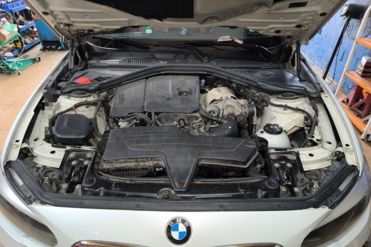 Used BMW 1 Series 2015 118i Leading Model Engine Bay