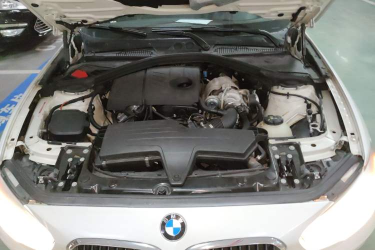 Used BMW 1 Series 2015 118i Leading Model Engine Bay
