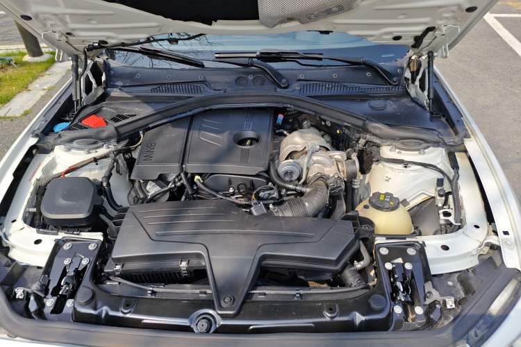 Used BMW 1 Series 2015 120i Leading Model Engine Bay