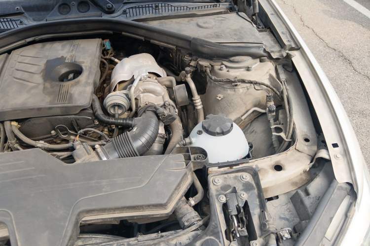 Used BMW 1 Series 2015 120i Sport Design Package Engine Bay Left