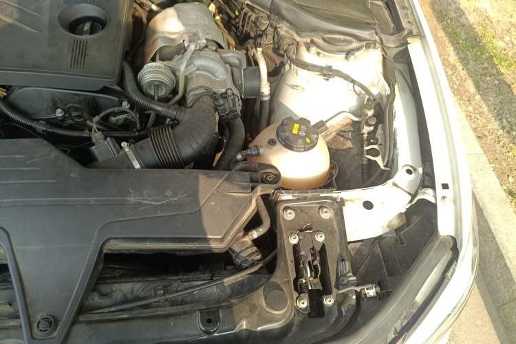 Used BMW 1 Series 2015 120i Leading Model Engine Bay Left